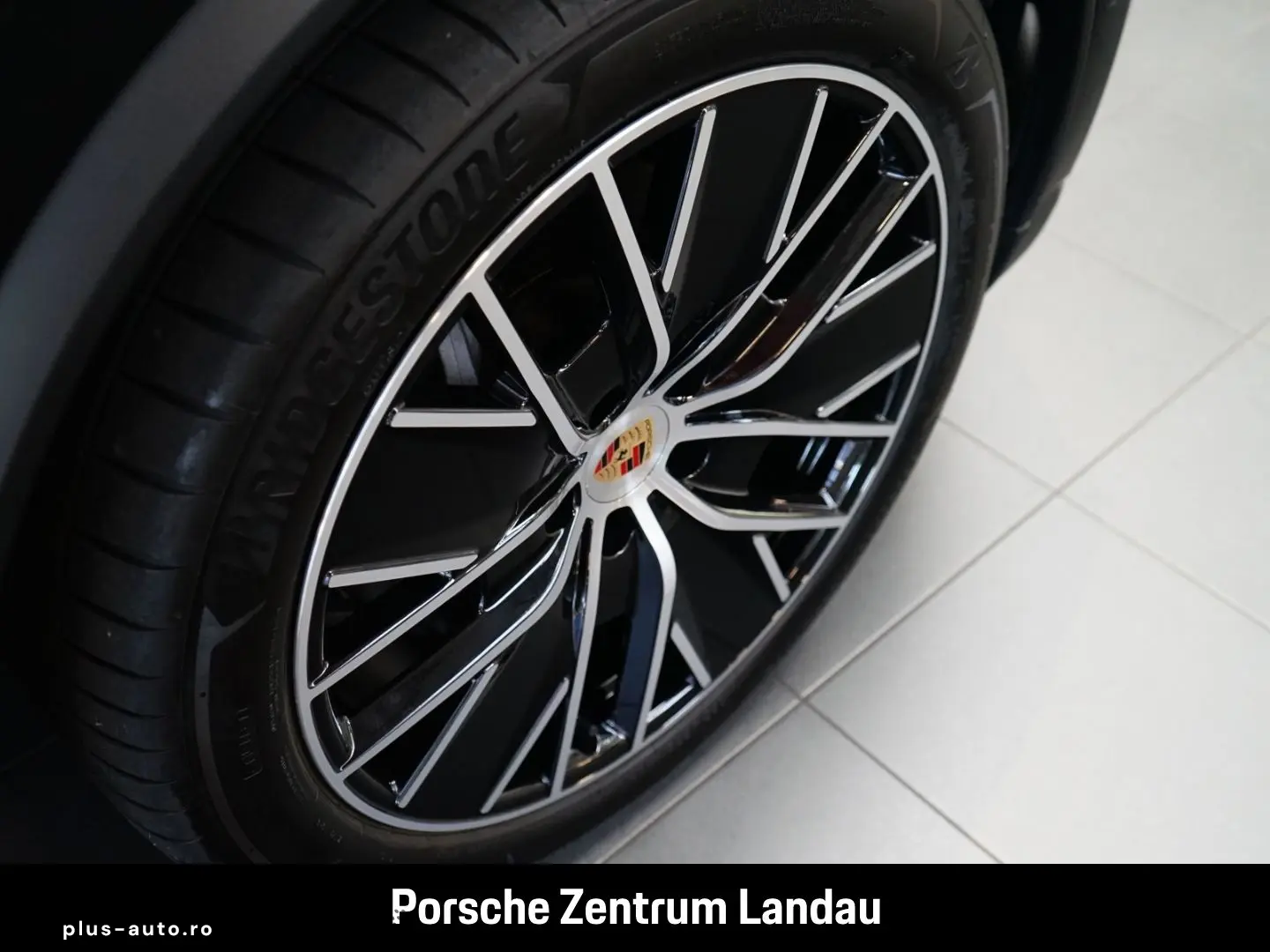 PORSCHE Macan Rückfahrkamera Panorama BOSE nur 15.990 km