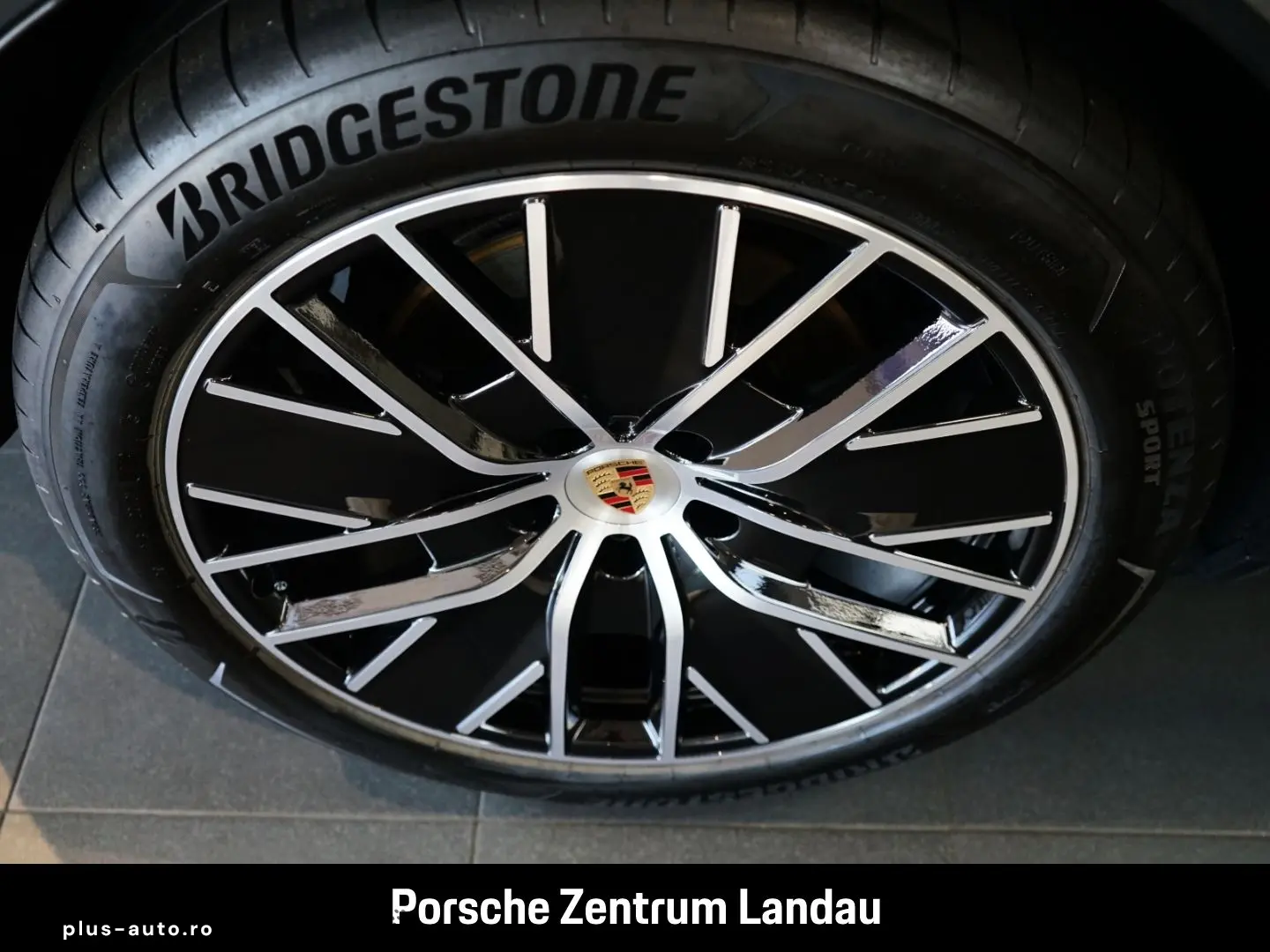 PORSCHE Macan Rückfahrkamera Panorama BOSE nur 15.990 km