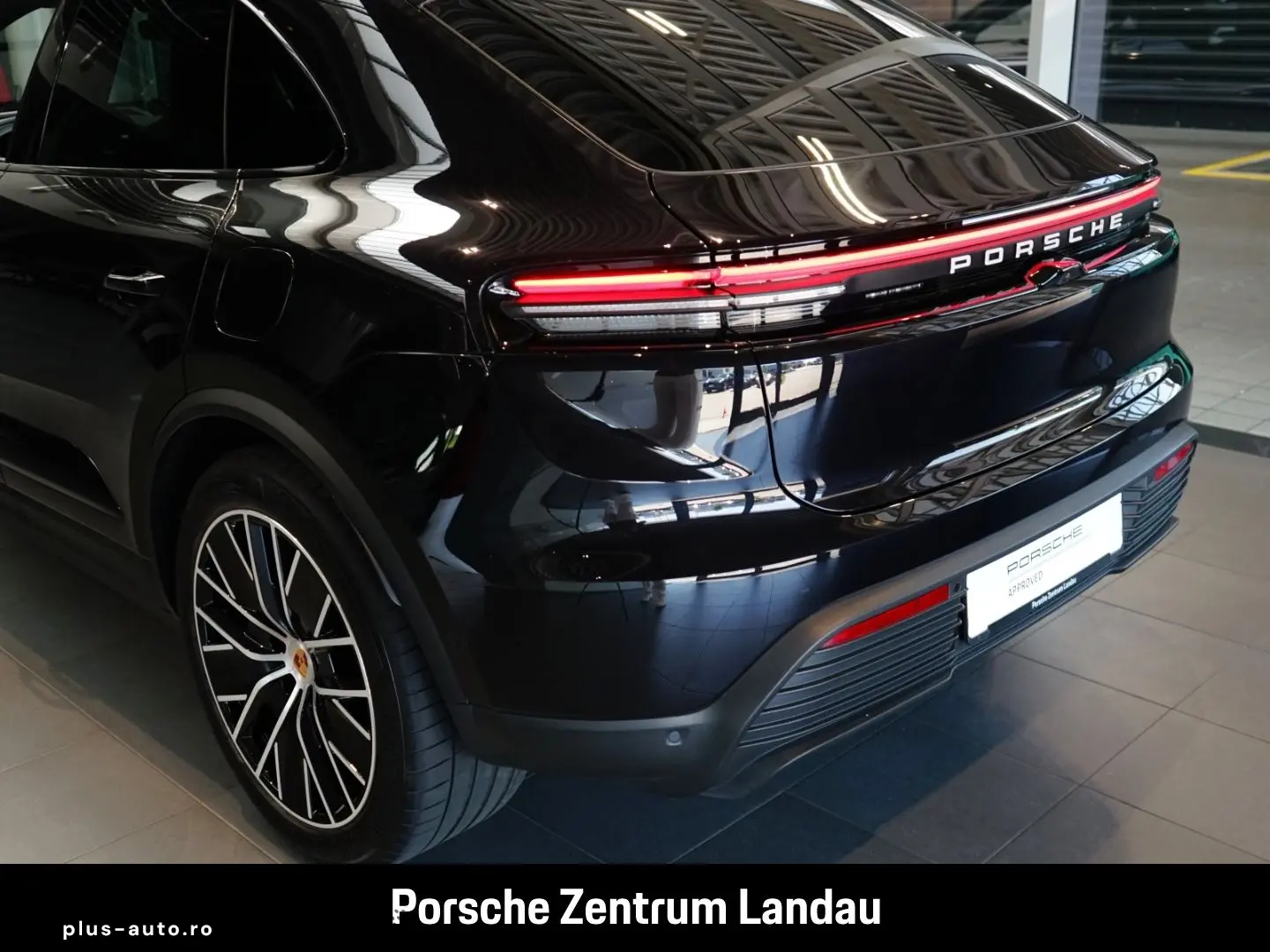 PORSCHE Macan Rückfahrkamera Panorama BOSE nur 15.990 km