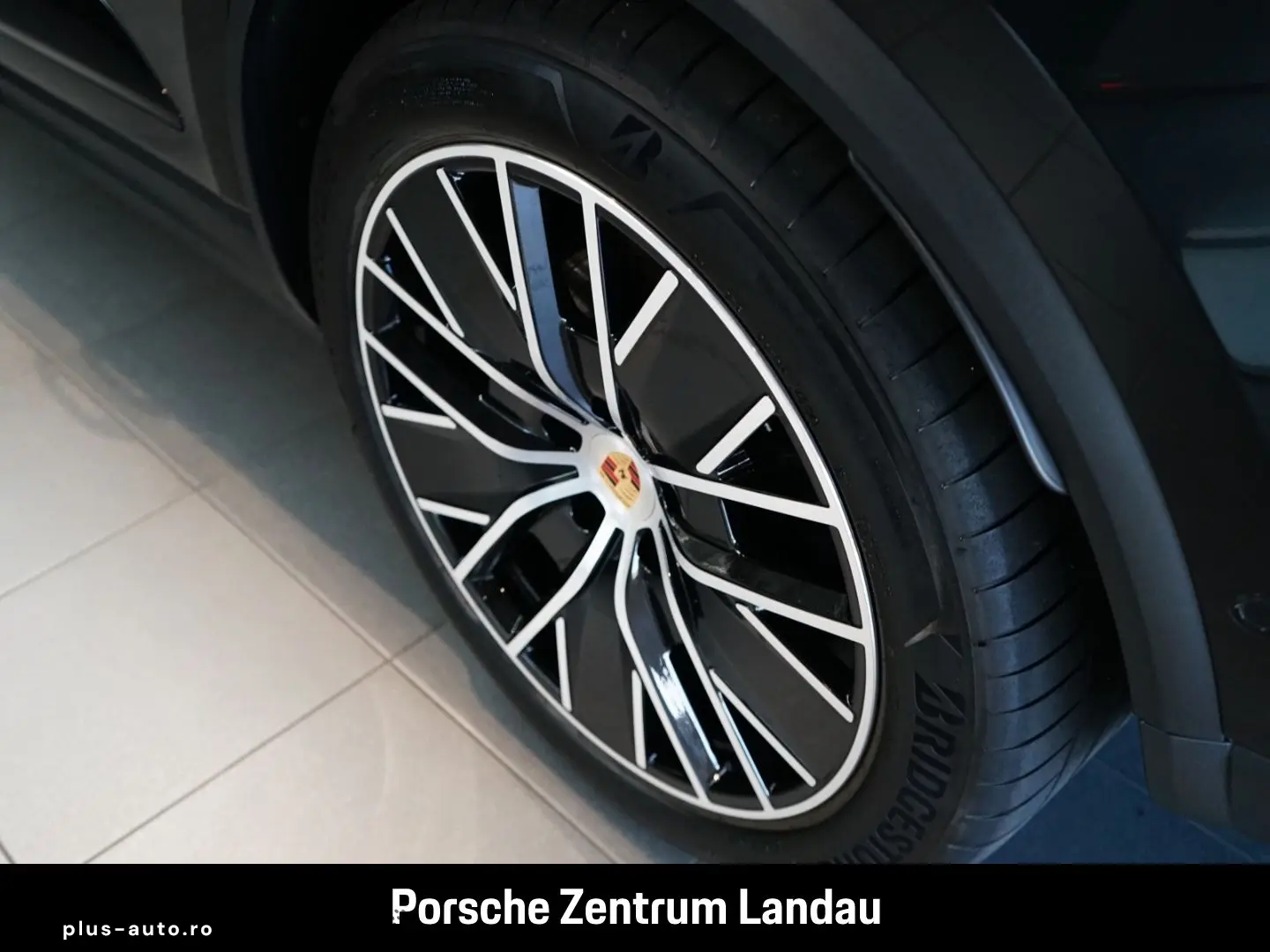 PORSCHE Macan Rückfahrkamera Panorama BOSE nur 15.990 km