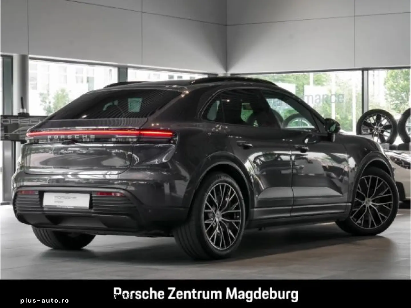 PORSCHE Macan  PANORAMA PRIVACY SURROUND VIEW
