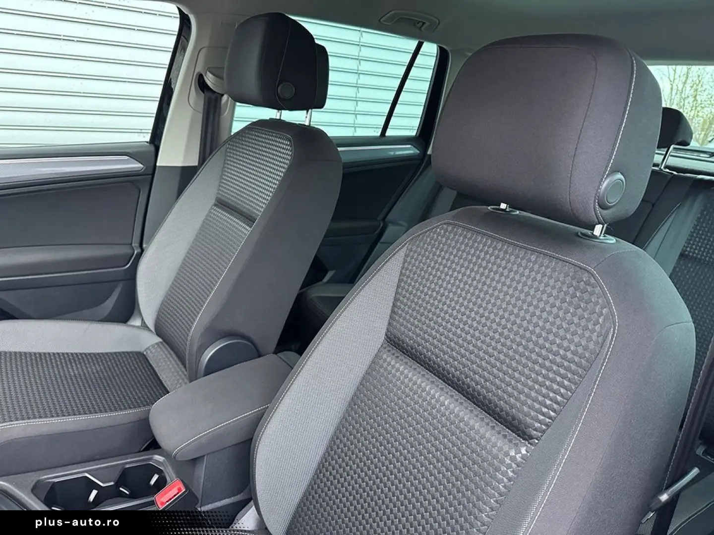 VOLKSWAGEN Tiguan 2022 — imagine 9