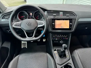 VW Tiguan 1.5 TSI  ACTIVE   NAVI LED KAMERA