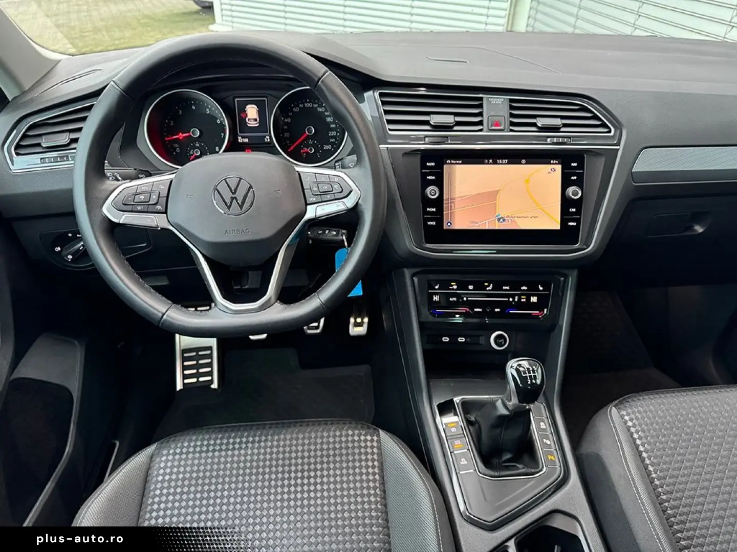 VOLKSWAGEN Tiguan 2022 — imagine 12