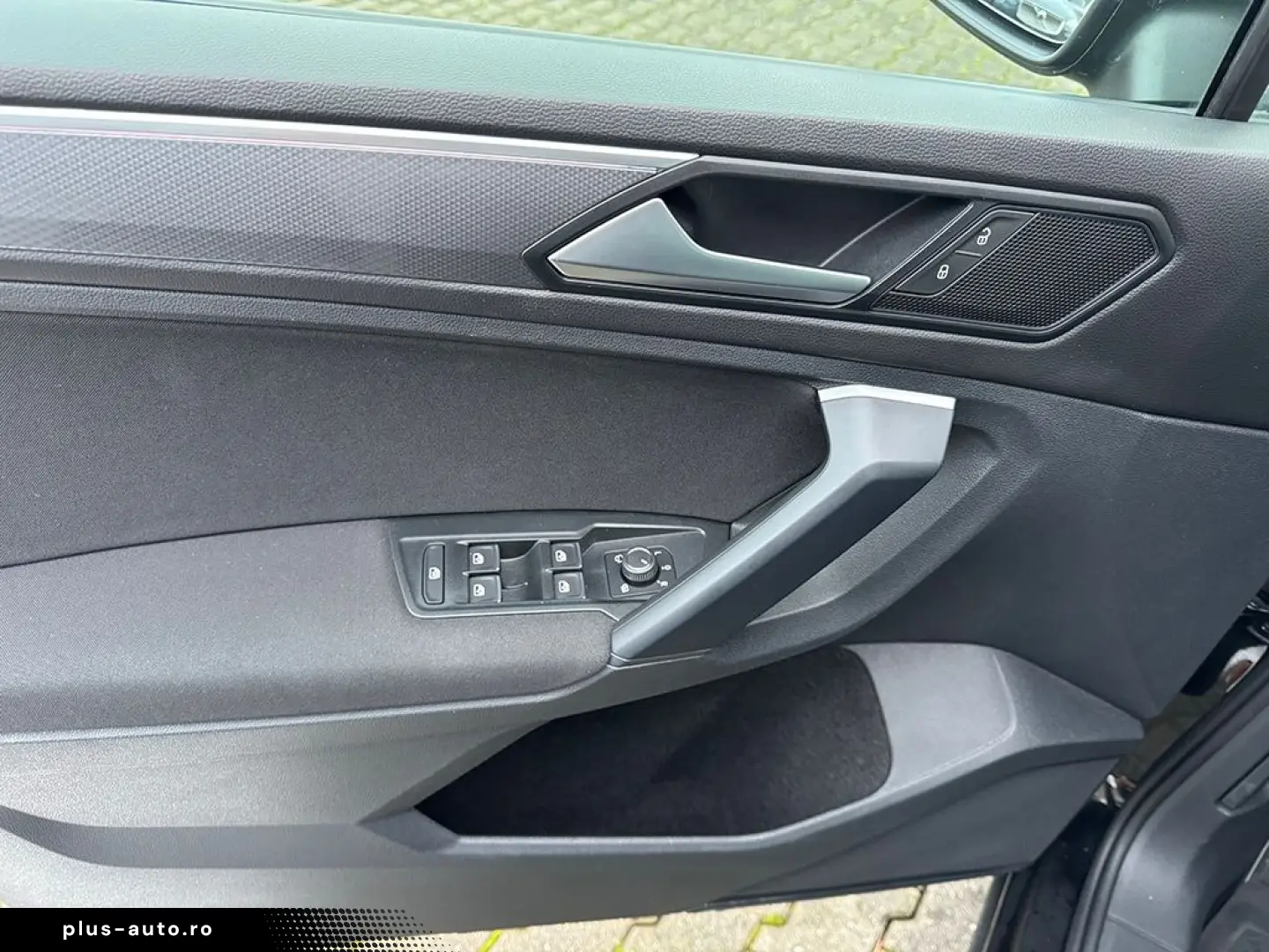 VOLKSWAGEN Tiguan 2022 — imagine 23