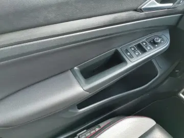 VW Golf VIII GTI 221 kW Clubsport  HEAD-UP PANO DCC