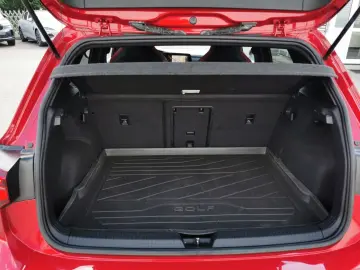 VW Golf VIII GTI 221 kW Clubsport  HEAD-UP PANO DCC