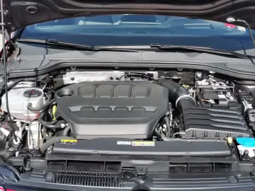 VW Golf VIII GTI 221 kW Clubsport  HEAD-UP PANO DCC