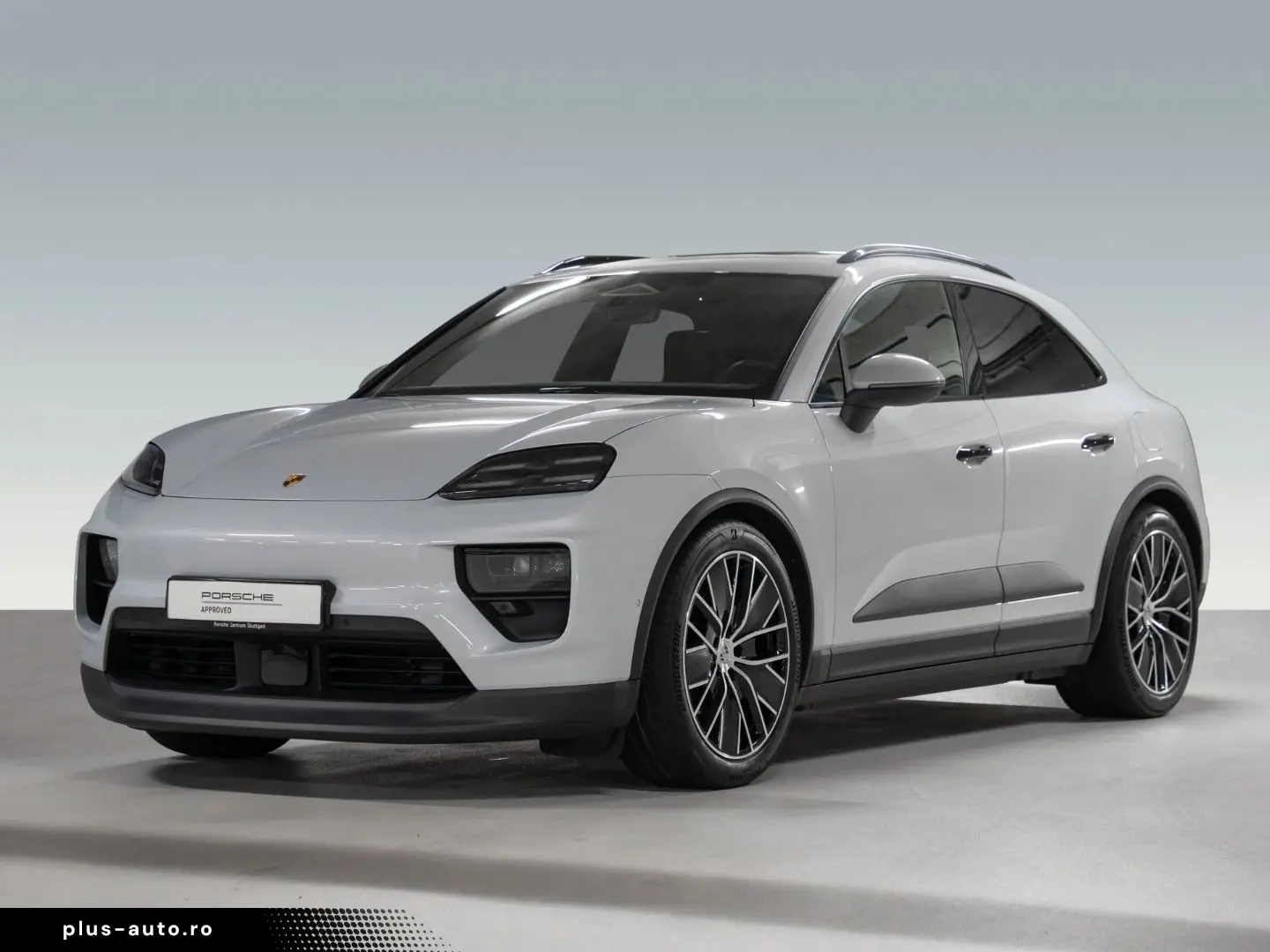 PORSCHE Macan Electric PASM Panorama Lenkradheizung