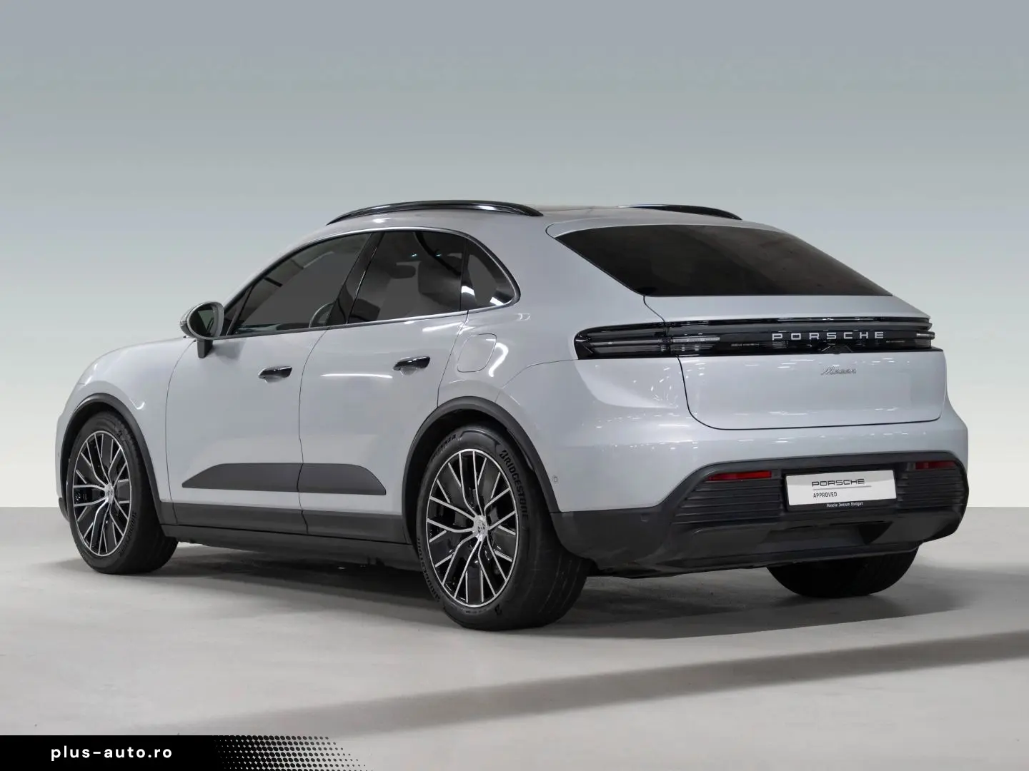 PORSCHE Macan Electric PASM Panorama Lenkradheizung