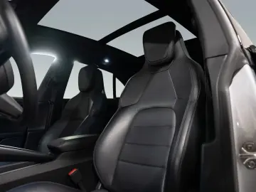PORSCHE Macan Electric PASM Panorama Lenkradheizung