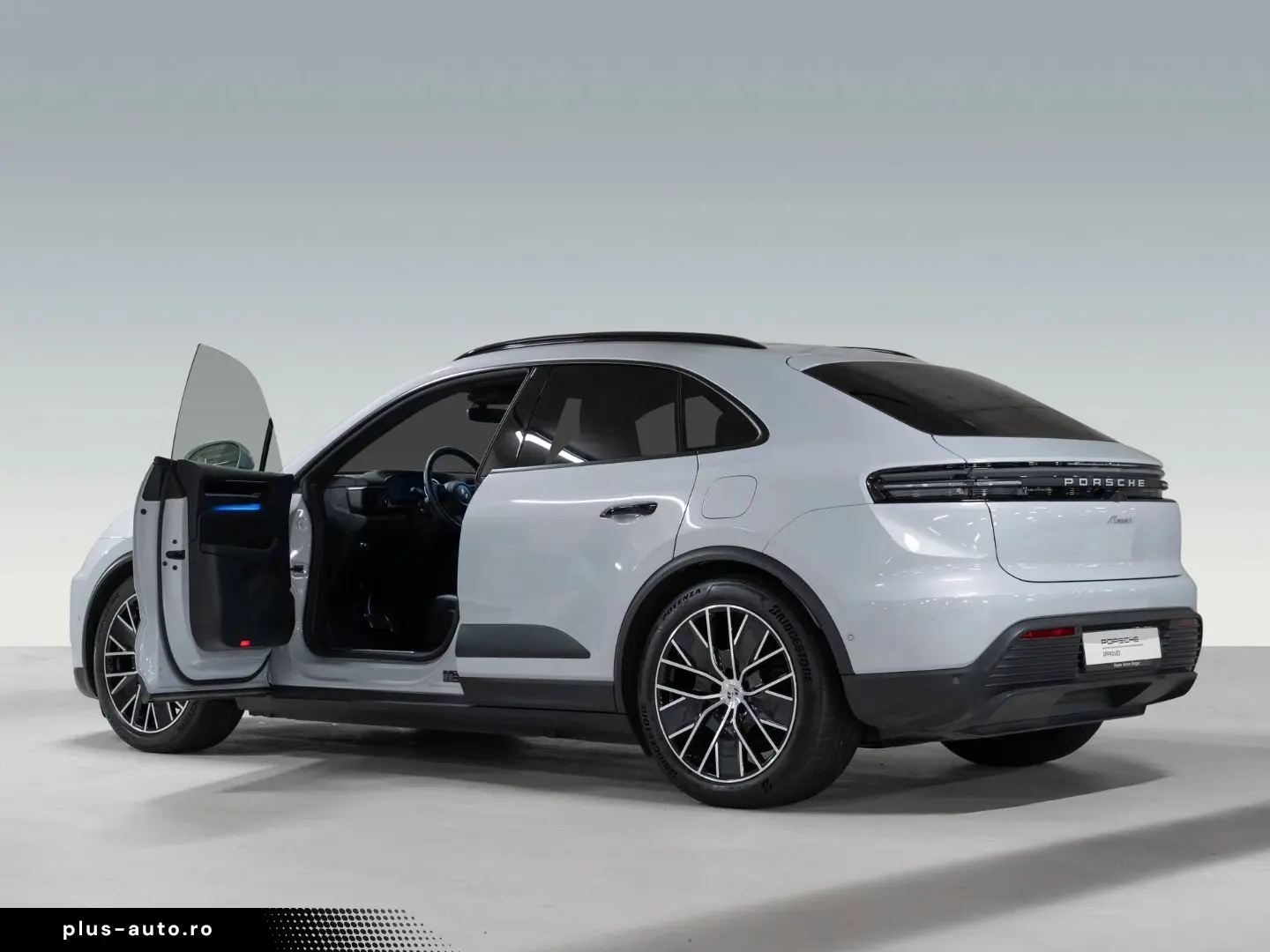 PORSCHE Macan Electric PASM Panorama Lenkradheizung