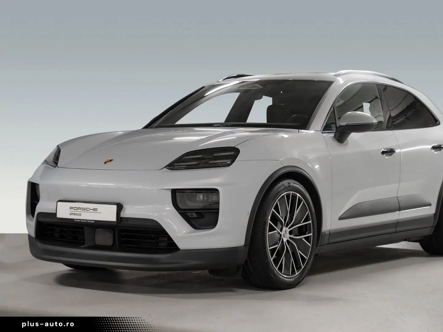 PORSCHE Macan Electric PASM Panorama Lenkradheizung