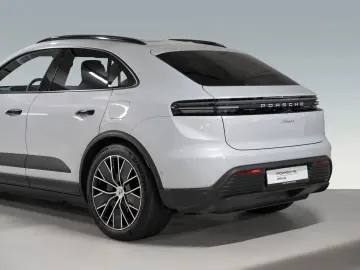 PORSCHE Macan Electric PASM Panorama Lenkradheizung