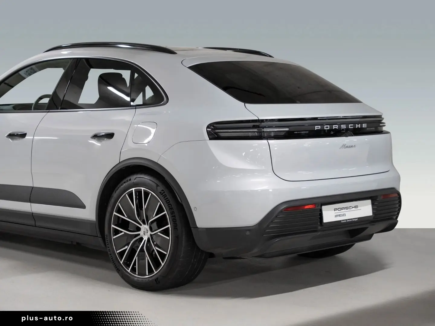 PORSCHE Macan Electric PASM Panorama Lenkradheizung