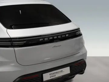 PORSCHE Macan Electric PASM Panorama Lenkradheizung
