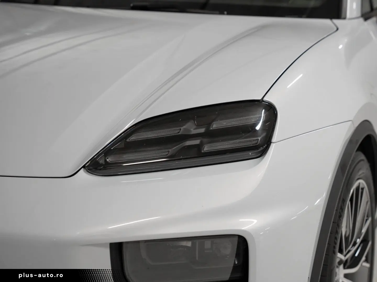PORSCHE Macan Electric PASM Panorama Lenkradheizung