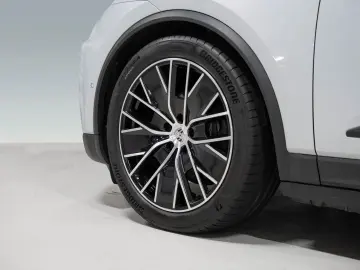 PORSCHE Macan Electric PASM Panorama Lenkradheizung
