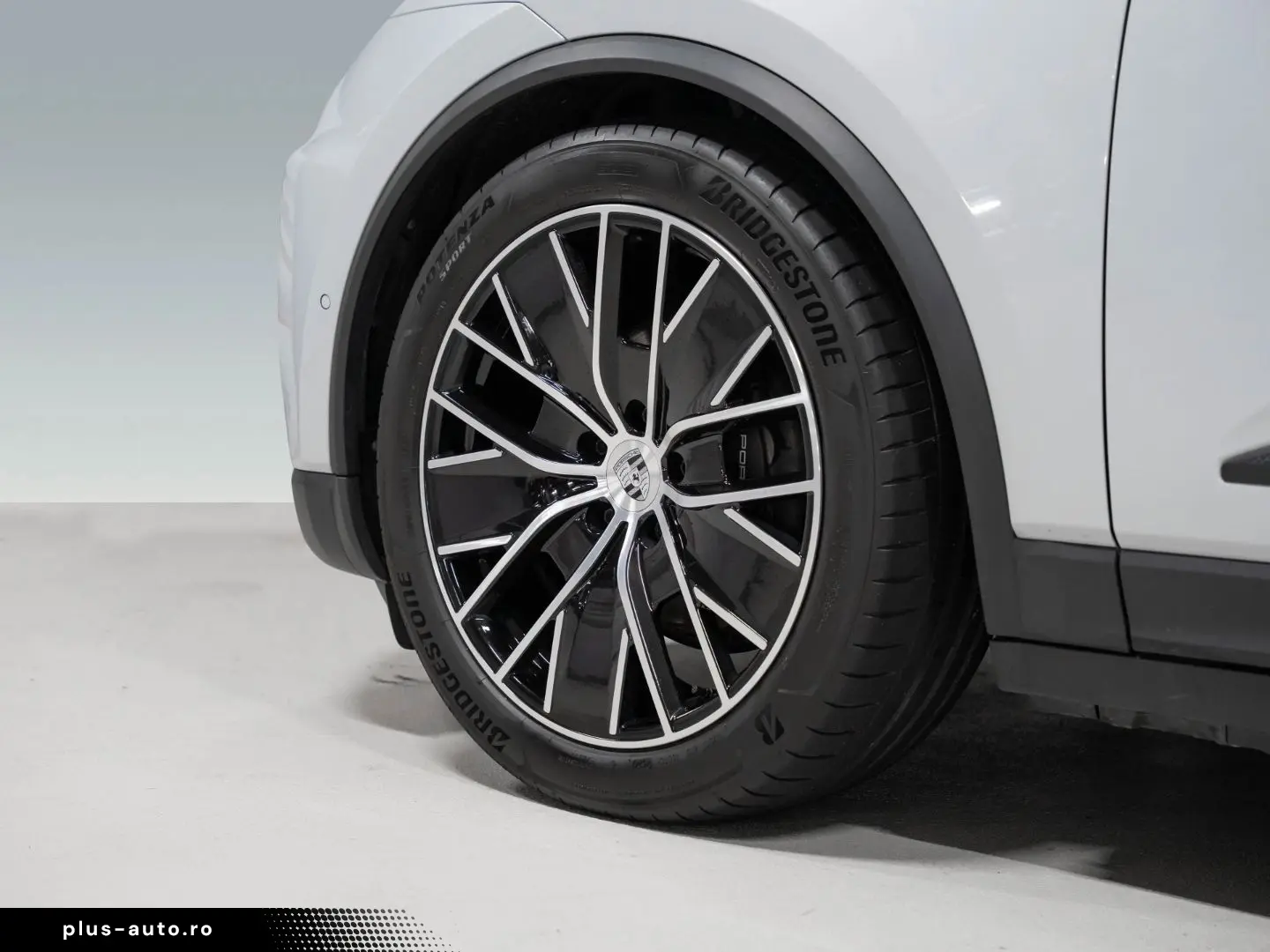 PORSCHE Macan Electric PASM Panorama Lenkradheizung