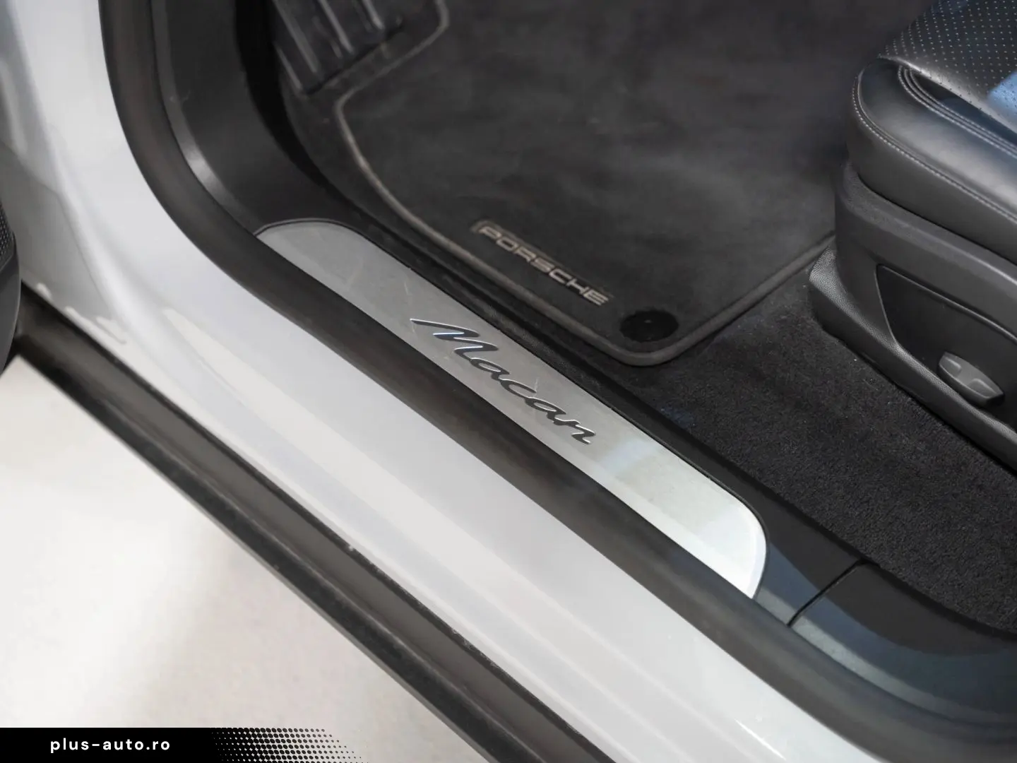 PORSCHE Macan Electric PASM Panorama Lenkradheizung