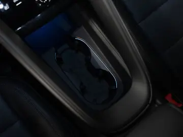 PORSCHE Macan Electric PASM Panorama Lenkradheizung
