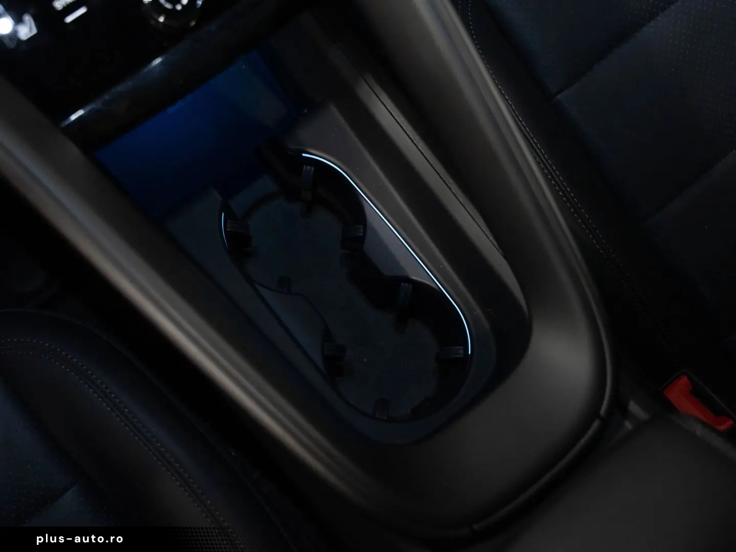 PORSCHE Macan Electric PASM Panorama Lenkradheizung