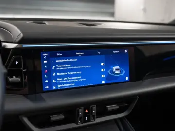 PORSCHE Macan Electric PASM Panorama Lenkradheizung