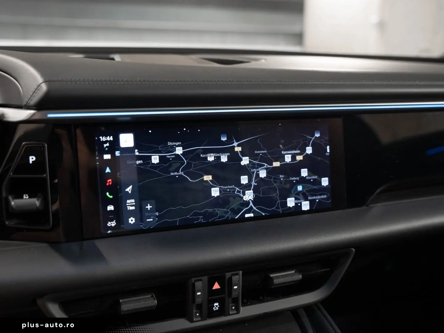 PORSCHE Macan Electric PASM Panorama Lenkradheizung