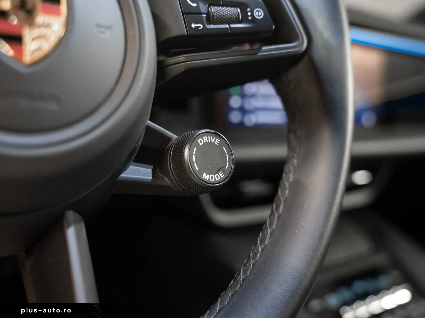 PORSCHE Macan Electric PASM Panorama Lenkradheizung