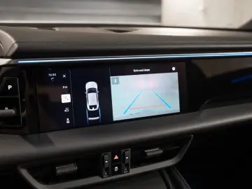 PORSCHE Macan Electric PASM Panorama Lenkradheizung