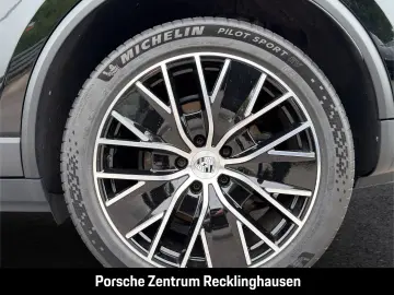 PORSCHE Macan 4 InnoDrive LED-Matrix Luftfederung BOSE