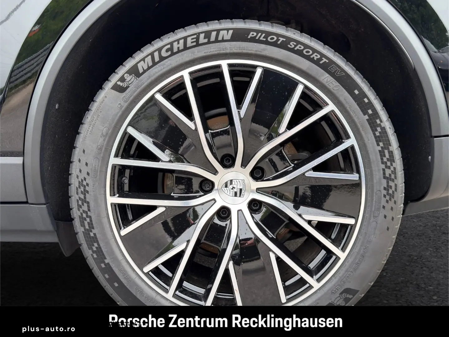 PORSCHE Macan 4 InnoDrive LED-Matrix Luftfederung BOSE