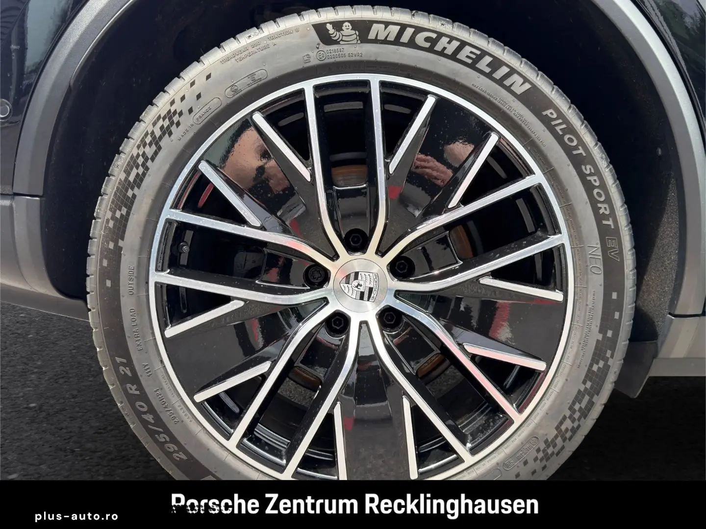 PORSCHE Macan 4 InnoDrive LED-Matrix Luftfederung BOSE