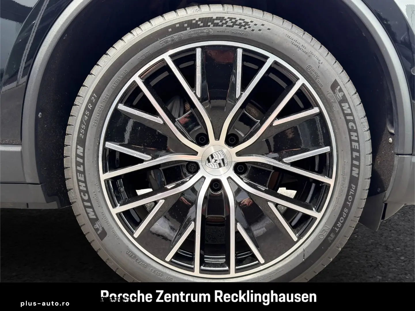 PORSCHE Macan 4 InnoDrive LED-Matrix Luftfederung BOSE