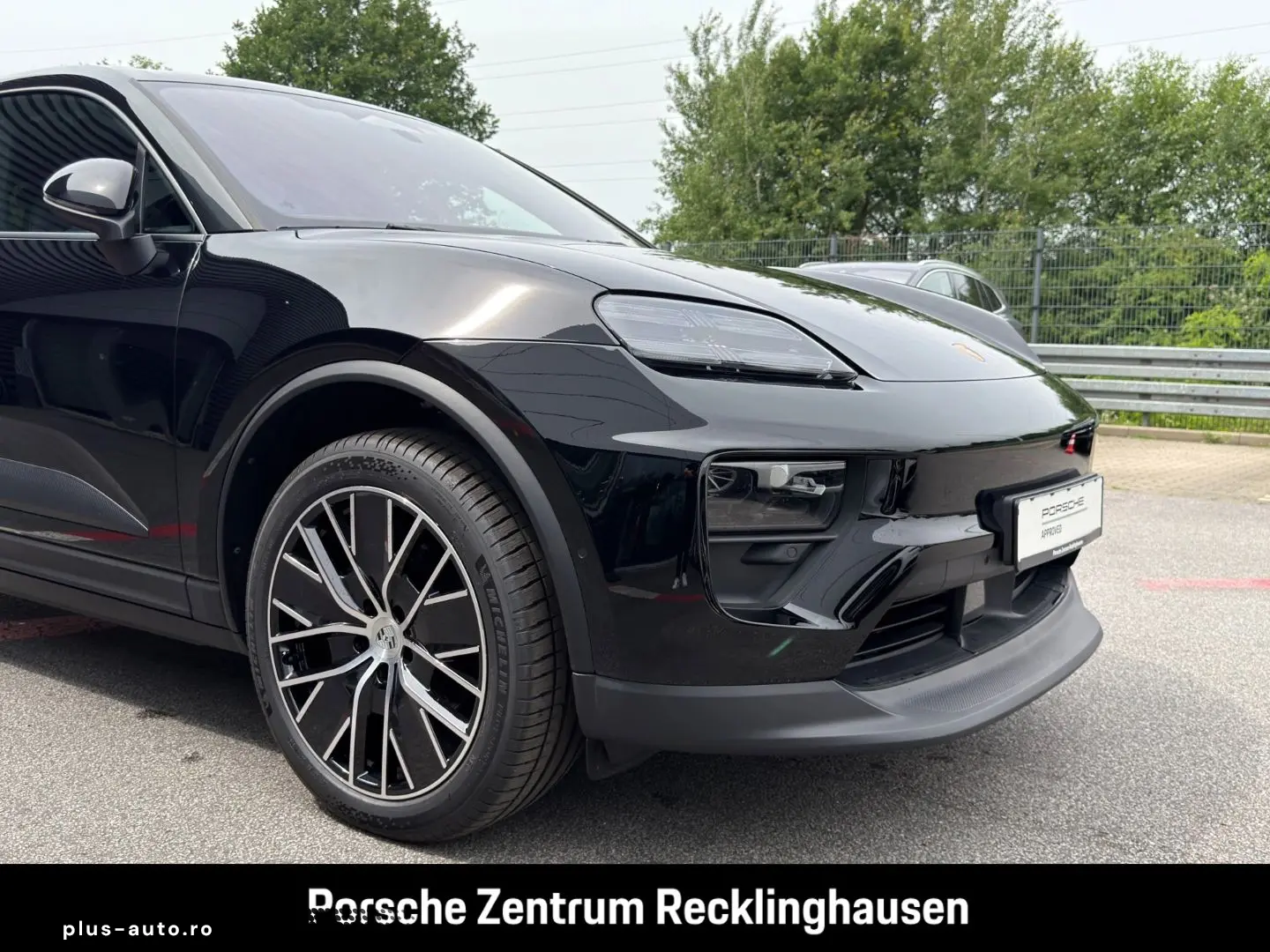 PORSCHE Macan 4 InnoDrive LED-Matrix Luftfederung BOSE