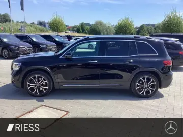 MERCEDES-BENZ GLB 250 4M AMG AHK Distr. LED Navi PDC Keyless