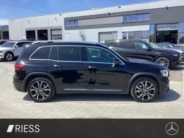 MERCEDES-BENZ GLB 250 4M AMG AHK Distr. LED Navi PDC Keyless