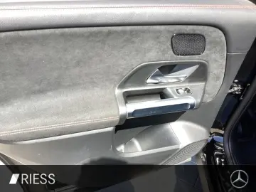 MERCEDES-BENZ GLB 250 4M AMG AHK Distr. LED Navi PDC Keyless