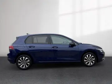 VW Golf VIII Life 1.0 TSI LED SHZ ACC PDC Navi Alu