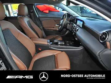 MERCEDES-BENZ A 200 d LED PDC LM TEMPOMAT