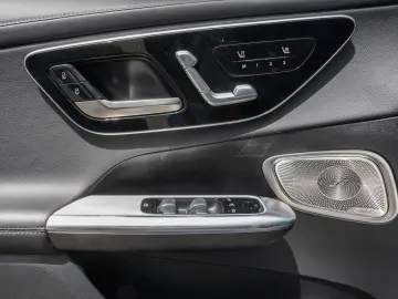 MERCEDES-BENZ 4M GLC200 AMG-LINE PRE  Burmester Ventil 360
