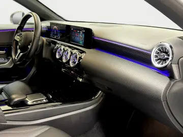 MERCEDES-BENZ A 200 DIESEL LED 1HAND AMBIENTE CARBON…