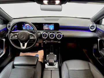 MERCEDES-BENZ A 200 DIESEL LED 1HAND AMBIENTE CARBON…