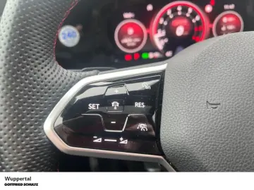 VW Golf GTI 2.0 TSI DSG NAVI AHK PANO DCC KAM ACC L