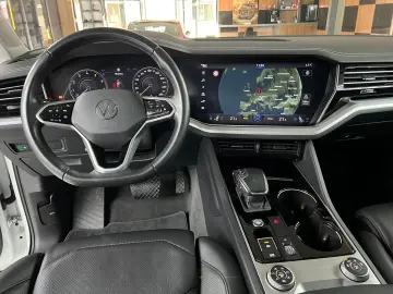 VW Touareg 4Motion 3.0 TSI PANO LED VIRTUAL LUFT CA