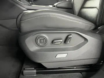 VW Touareg 4Motion 3.0 TSI PANO LED VIRTUAL LUFT CA