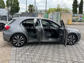 MERCEDES-BENZ A 180 Progressive Wides Leder Navi Kam…