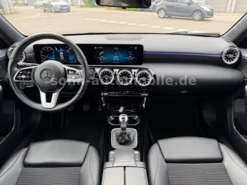 MERCEDES-BENZ A 180 Progressive Wides Leder Navi Kam…
