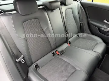 MERCEDES-BENZ A 180 Progressive Wides Leder Navi Kam…