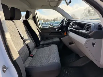 Volkswagen T6.1 2.0 TDI Caravelle Trendline  9-Locuri